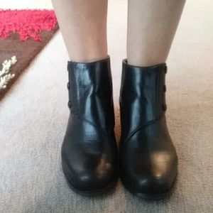 ARIAT LEATHER Boots. Size 40 (fit like a 9)